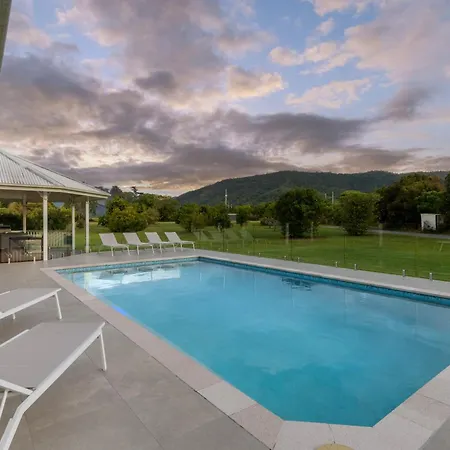 The Hampton Lodge Port Douglas Exterior photo