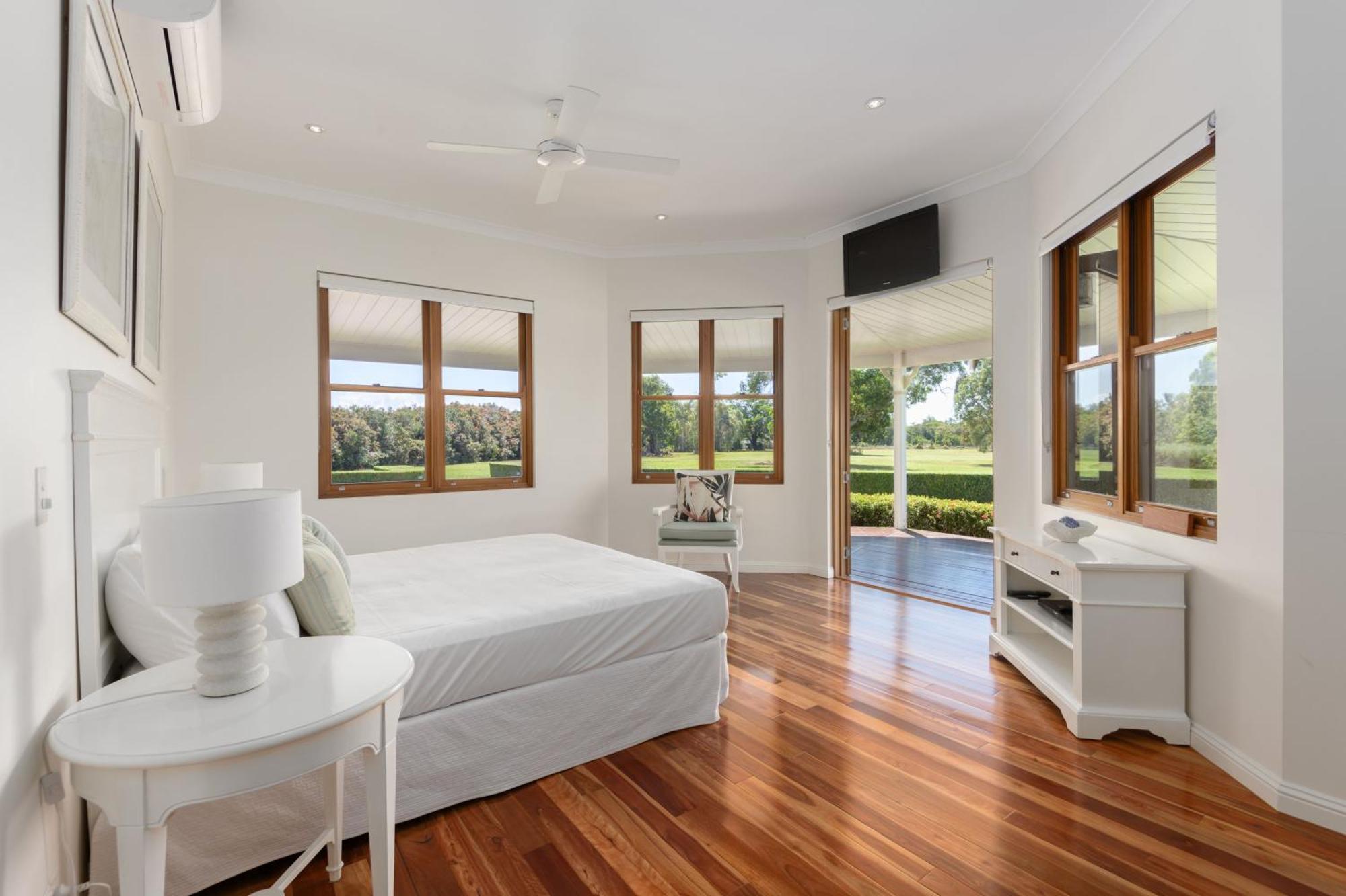 The Hampton * Port Douglas